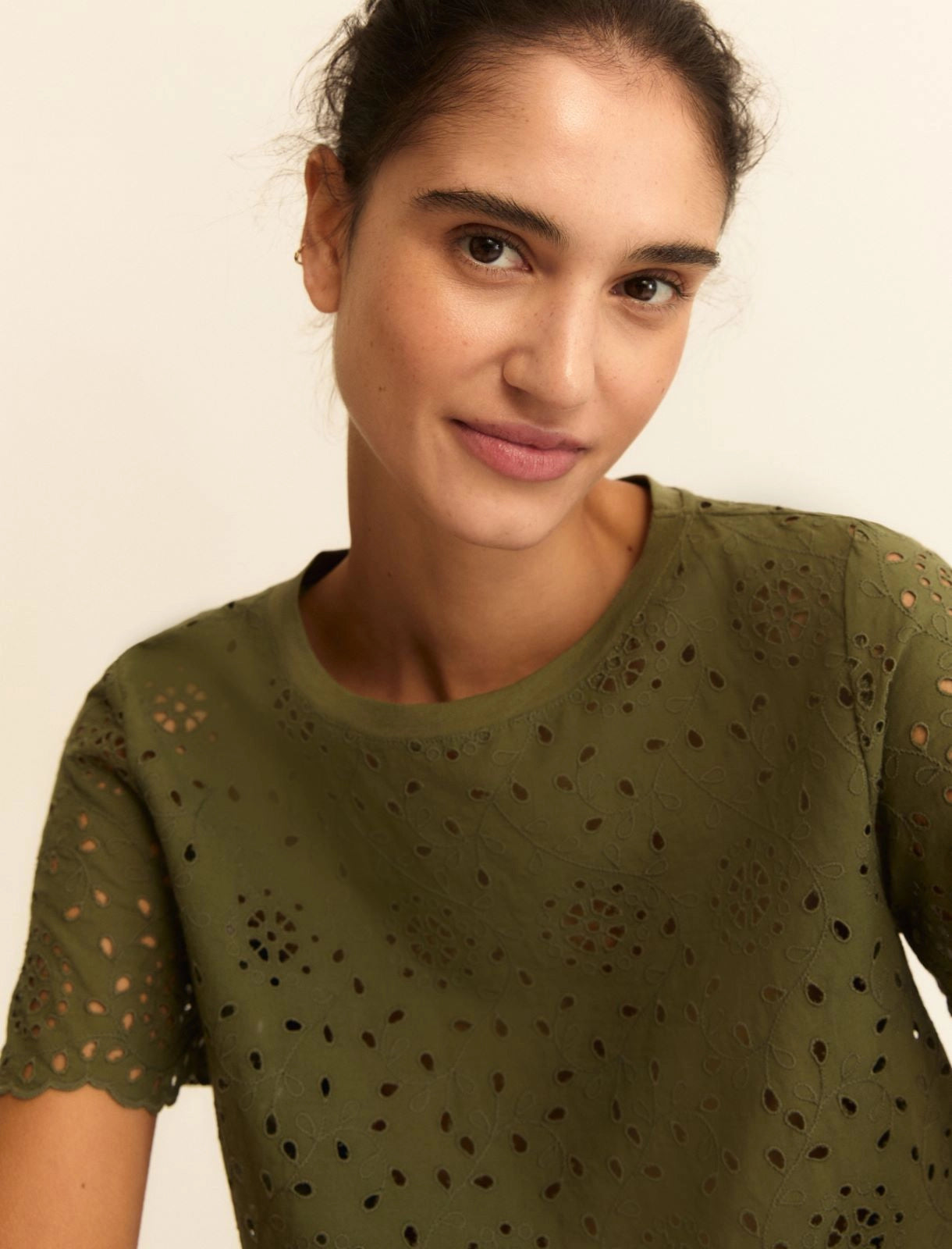 T-shirt Emme in Sangallo con Retro in Jersey - Verde Militare