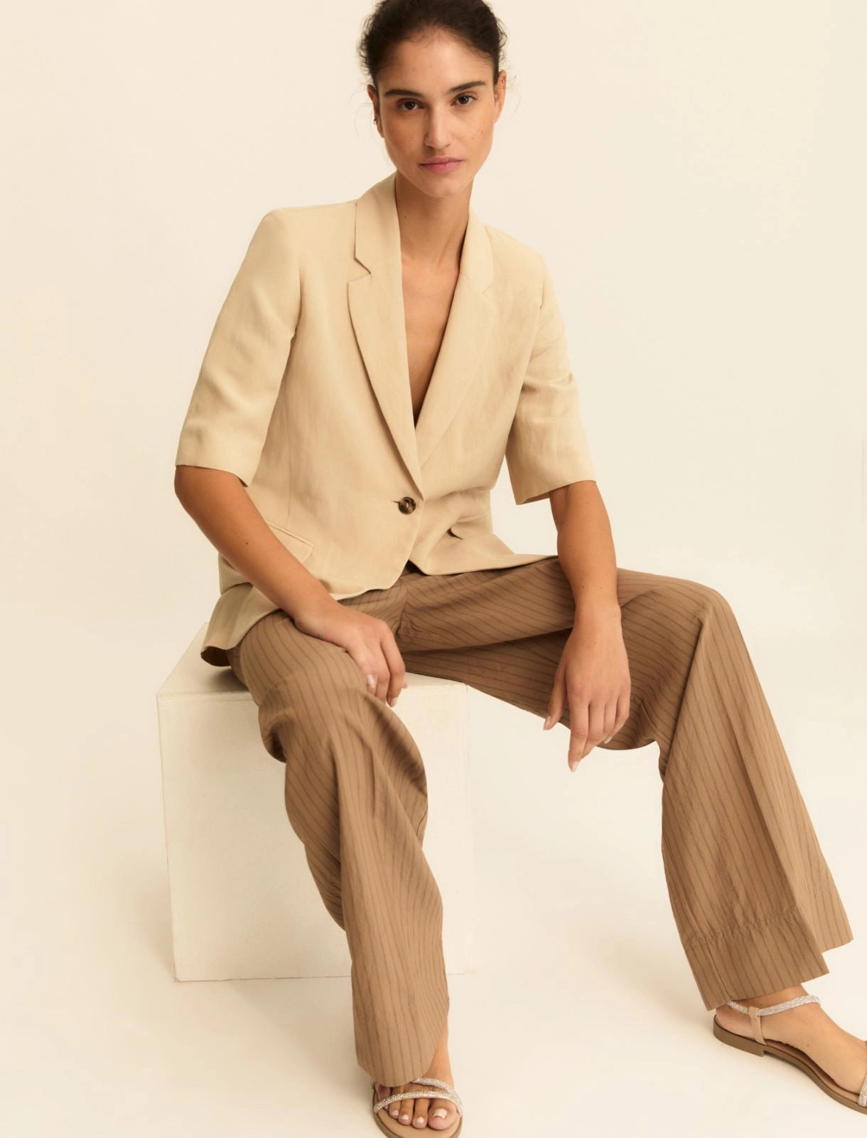 Blazer Emme a Manica Corta in Lino - Beige