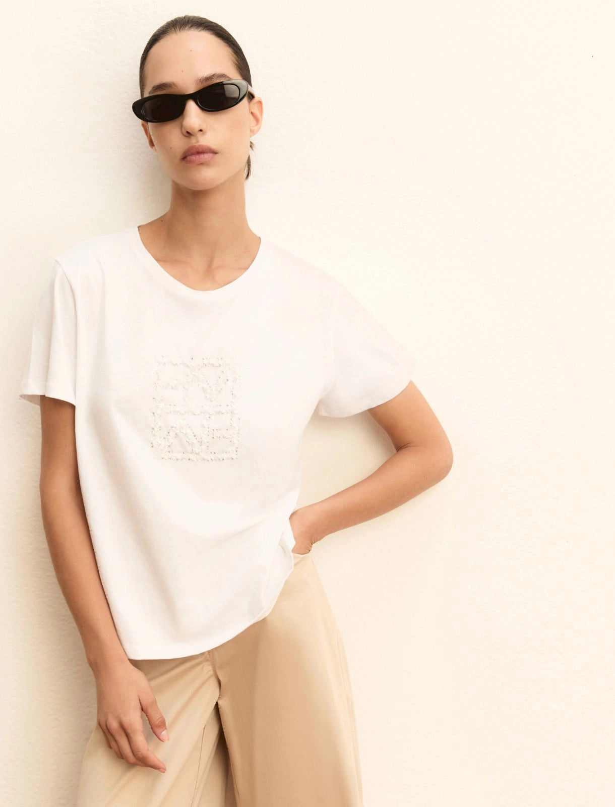 T-shirt Emme con Logo e Paillette - Bianco